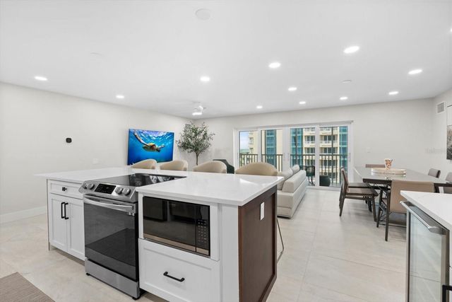 800 BENJAMIN FRANKLIN DRIVE 505, Sarasota, FL 34236