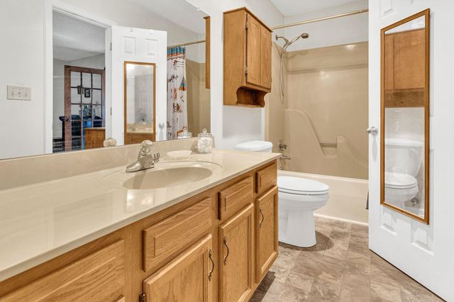 1071 Little Mountain Road, Wellford, SC 29385