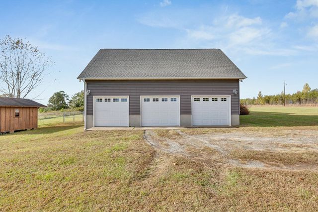 1071 Little Mountain Road, Wellford, SC 29385