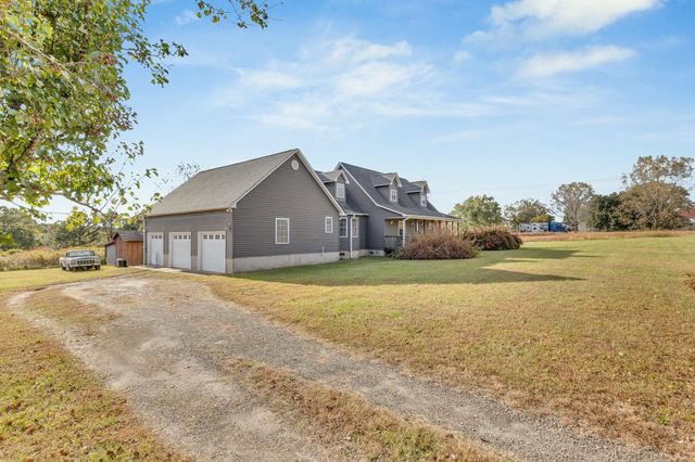 1071 Little Mountain Road, Wellford, SC 29385