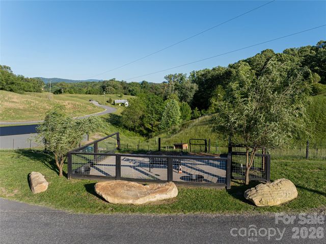 124 Lilikoi Lane 93, Asheville, NC 28804