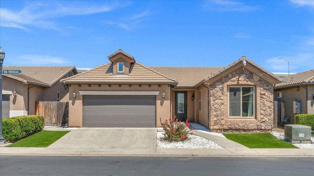 Image 1 of property listing at 2481 S Via Versilia Drive, Fresno, CA 93727