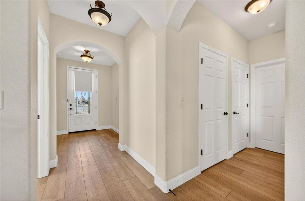 Image 13 of property listing at 2481 S Via Versilia Drive, Fresno, CA 93727