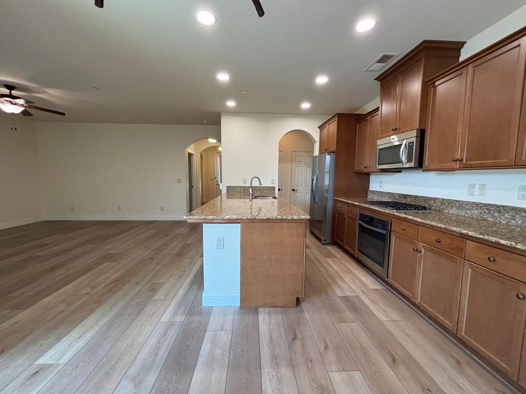 Image 20 of property listing at 2481 S Via Versilia Drive, Fresno, CA 93727