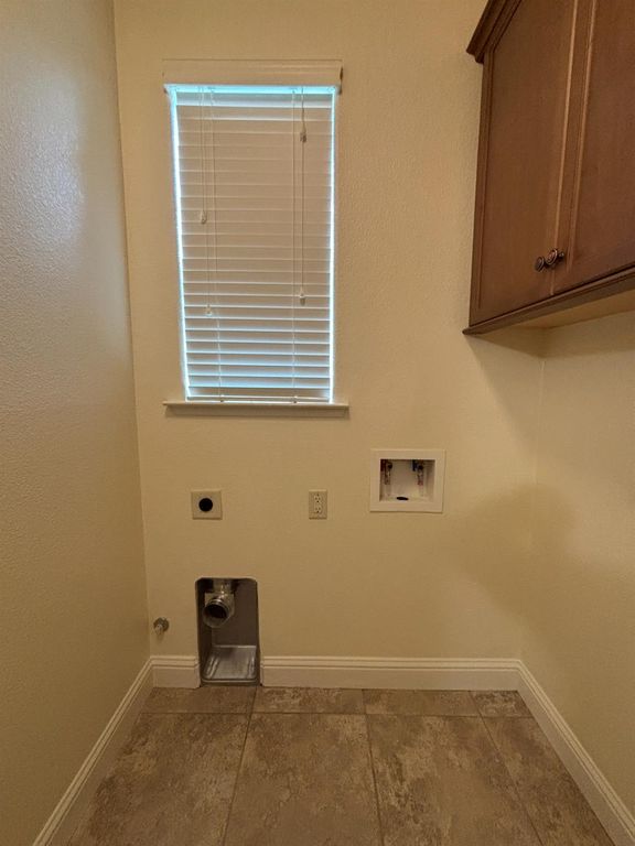 Image 25 of property listing at 2481 S Via Versilia Drive, Fresno, CA 93727