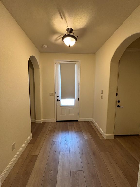 Image 30 of property listing at 2481 S Via Versilia Drive, Fresno, CA 93727