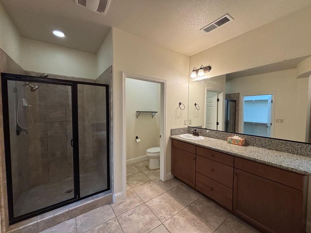 Image 41 of property listing at 2481 S Via Versilia Drive, Fresno, CA 93727