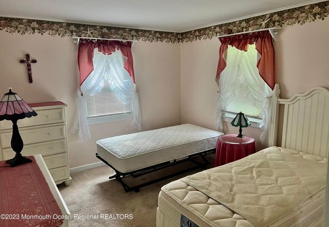 706 Riverside Drive, Bayville, NJ 08721