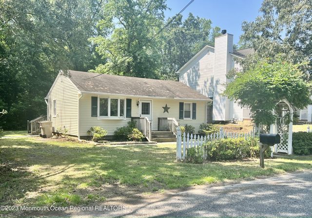 706 Riverside Drive, Bayville, NJ 08721