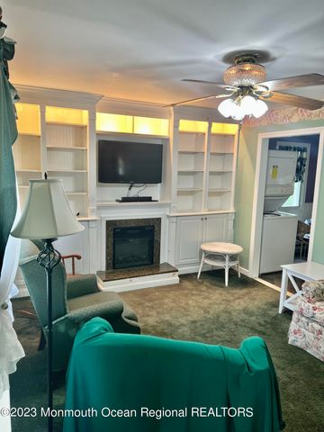 706 Riverside Drive, Bayville, NJ 08721