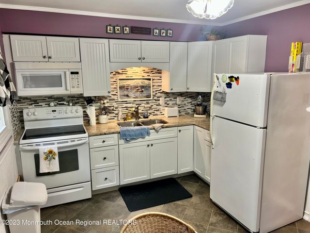 706 Riverside Drive, Bayville, NJ 08721