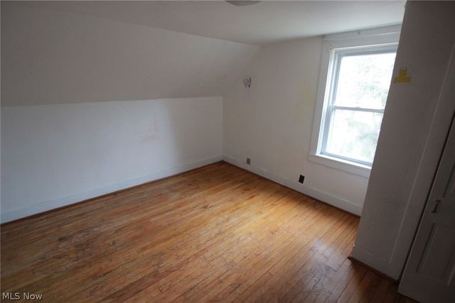 2432 Cadwallader Sonk Road, Cortland, OH 44410