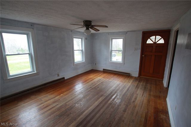 2432 Cadwallader Sonk Road, Cortland, OH 44410