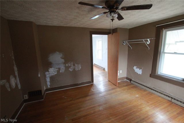 2432 Cadwallader Sonk Road, Cortland, OH 44410