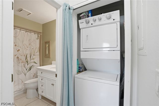 1205 SE 46th LN 201, Cape Coral, FL 33904