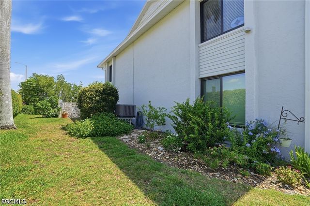 1205 SE 46th LN 201, Cape Coral, FL 33904