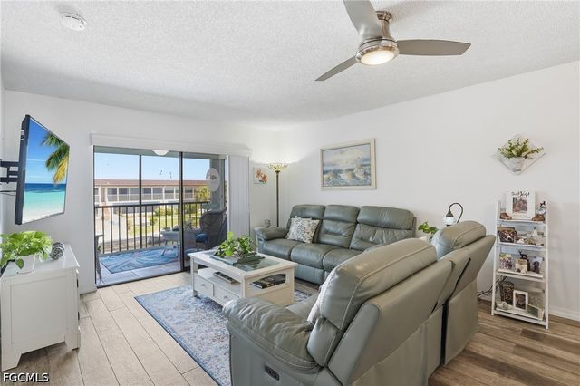 1205 SE 46th LN 201, Cape Coral, FL 33904