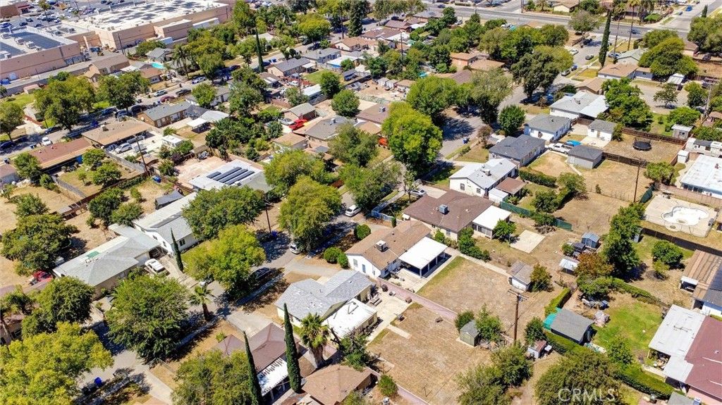Image 11 of property listing at 1556 W Virginia, San Bernardino, CA 92411