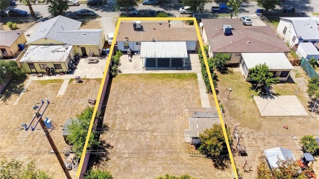 Image 9 of property listing at 1556 W Virginia, San Bernardino, CA 92411