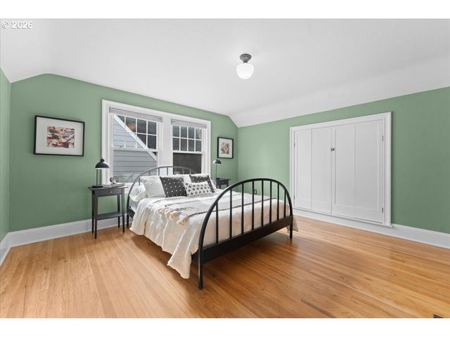 7204 N WASHBURNE Ave N, Portland, OR 97217