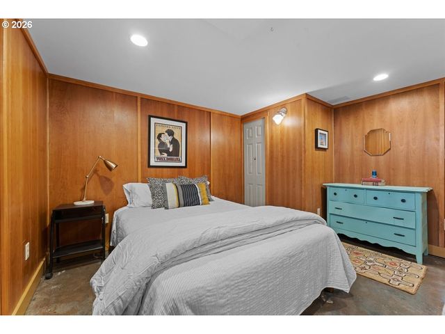 7204 N WASHBURNE Ave N, Portland, OR 97217