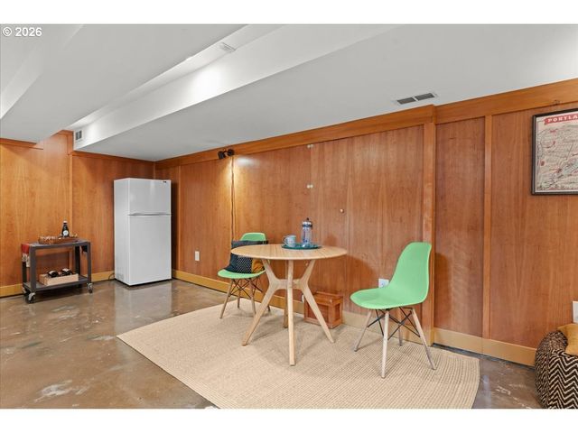 7204 N WASHBURNE Ave N, Portland, OR 97217