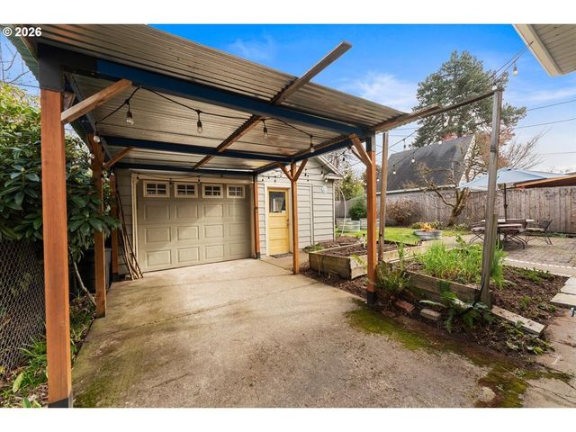 7204 N WASHBURNE Ave N, Portland, OR 97217