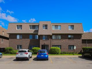 1412 Carol Court 1B, Palatine, IL 60074
