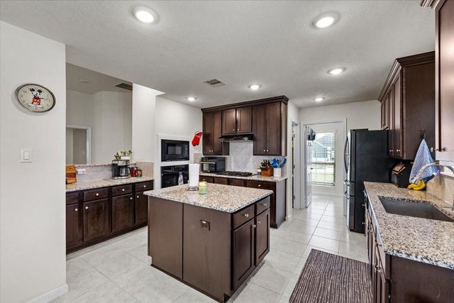 2910 Apache Street, League City, TX 77573