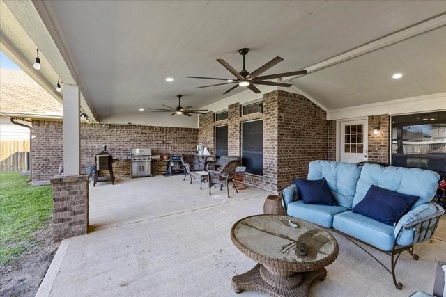 2910 Apache Street, League City, TX 77573