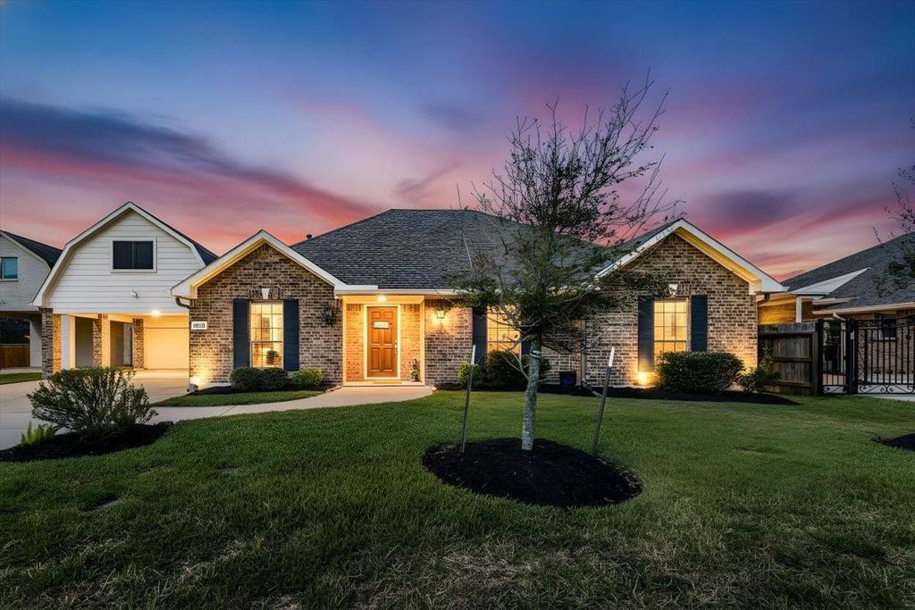 2910 Apache Street, League City, TX 77573