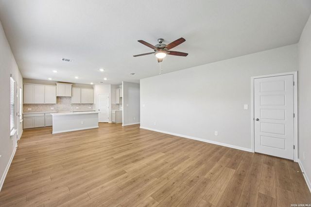 1305 Lydian Broom, San Antonio, TX 78245