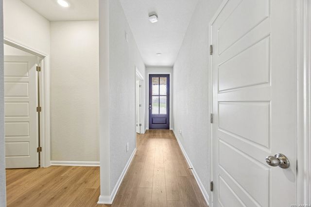 1305 Lydian Broom, San Antonio, TX 78245