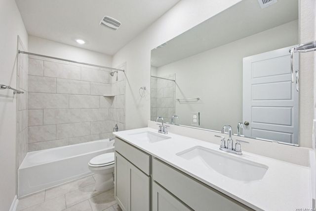 1305 Lydian Broom, San Antonio, TX 78245