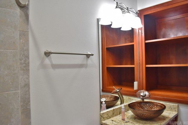 23 Pedrera Lane, Hot Springs Village, AR 71909