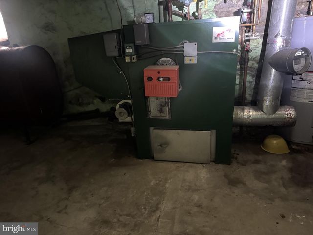 25 E OAK ST, Shenandoah, PA 17976