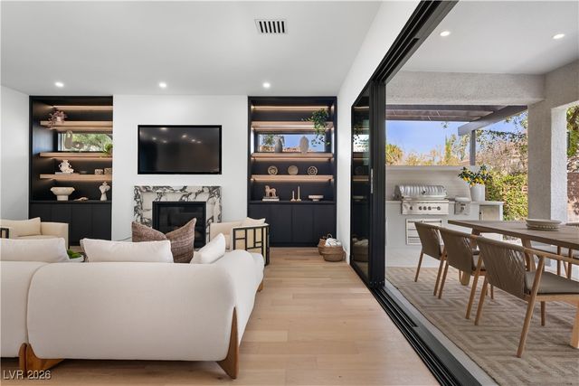 2740 Desert Troon Street, Las Vegas, NV 89135