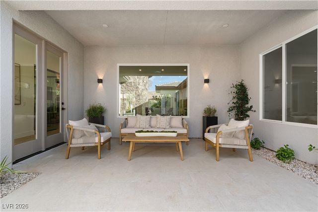 2740 Desert Troon Street, Las Vegas, NV 89135