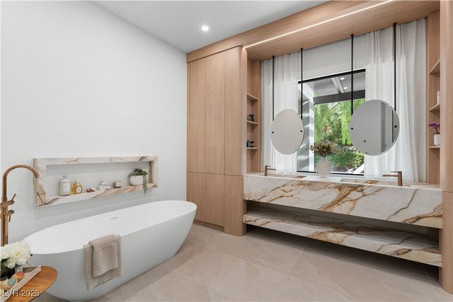 2740 Desert Troon Street, Las Vegas, NV 89135