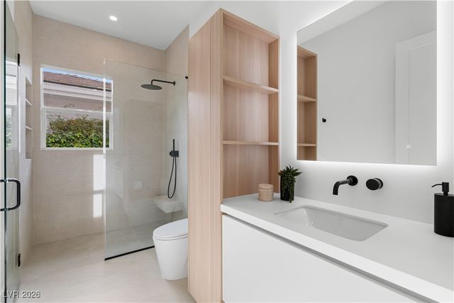 2740 Desert Troon Street, Las Vegas, NV 89135