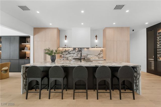 2740 Desert Troon Street, Las Vegas, NV 89135