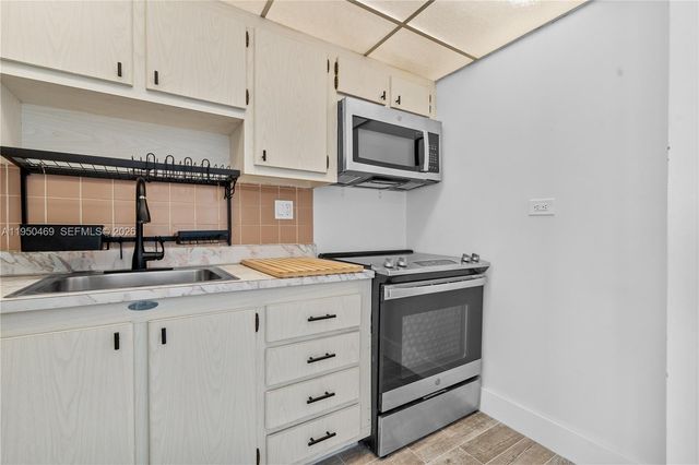 250 174th St 410, Sunny Isles Beach, FL 33160