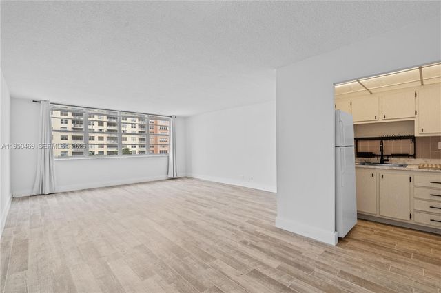 250 174th St 410, Sunny Isles Beach, FL 33160