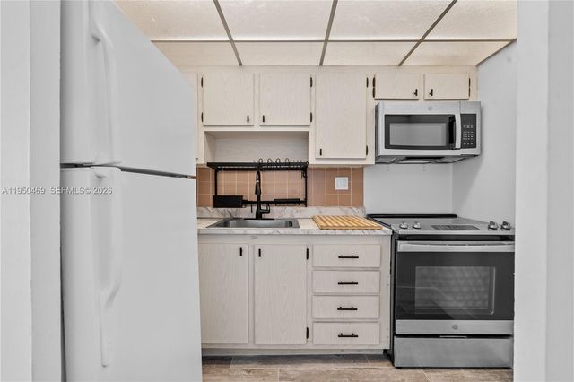 250 174th St 410, Sunny Isles Beach, FL 33160