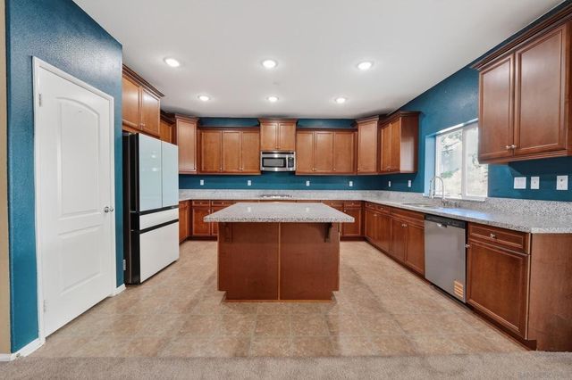 28324 Tupelo Rd, Menifee, CA 92584