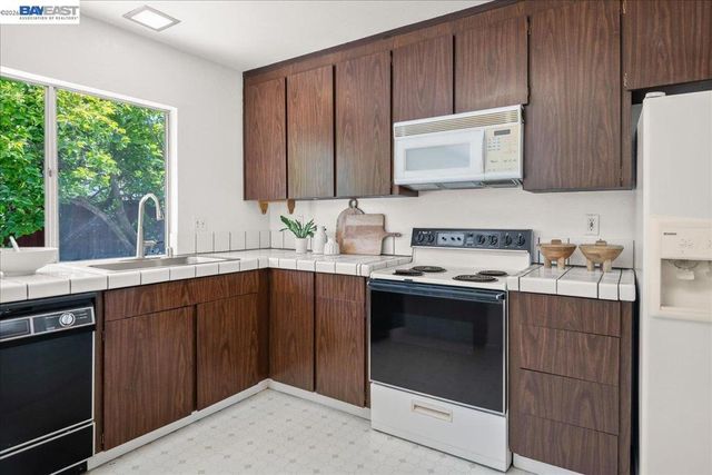 3330 Kemper Rd, Fremont, CA 94536