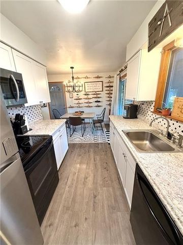 20 W Meyer Avenue, Neshannock Twp, PA 16105