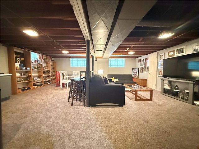 20 W Meyer Avenue, Neshannock Twp, PA 16105