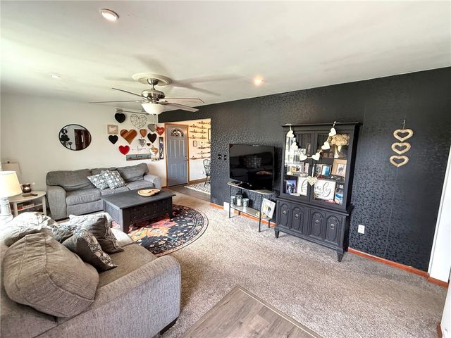 20 W Meyer Avenue, Neshannock Twp, PA 16105