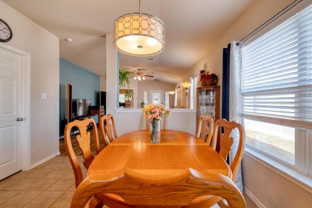 303 Baldwin ST, Hutto, TX 78634
